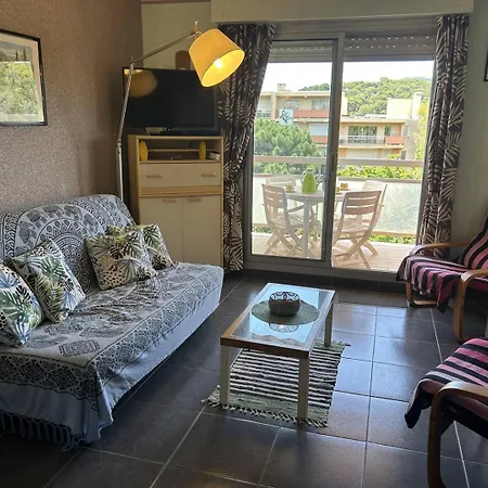 Bo240-a21 2 Pieces 4 Couchages Les Mimosas * Bormes-les-Mimosas